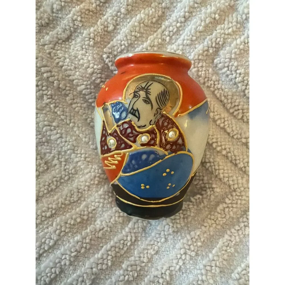 Vintage Porcelain Japanese Vase Woman Design Gold Accents Occupied Japan 2.75